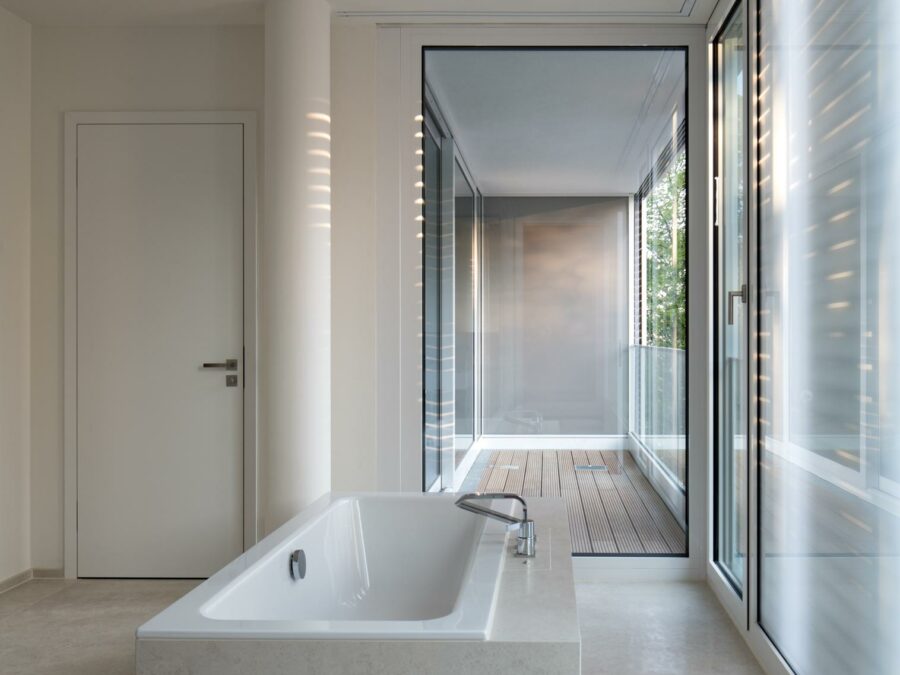 Aufnahme der freistehenden Badewanne des Projektes Rainville Appartements in Hamburg