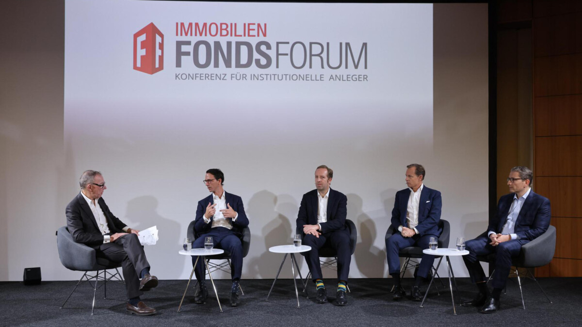 Diskussionsrunde mit Nikolas Jorzick auf der FondsForum-Konferenz 2023