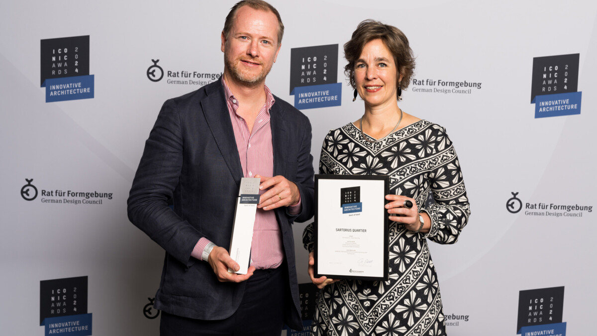 Bastian Humbach und Stefanie Schupp bei der Preisverleihung des ICONIC AWARDS für das Sartorius Quartier