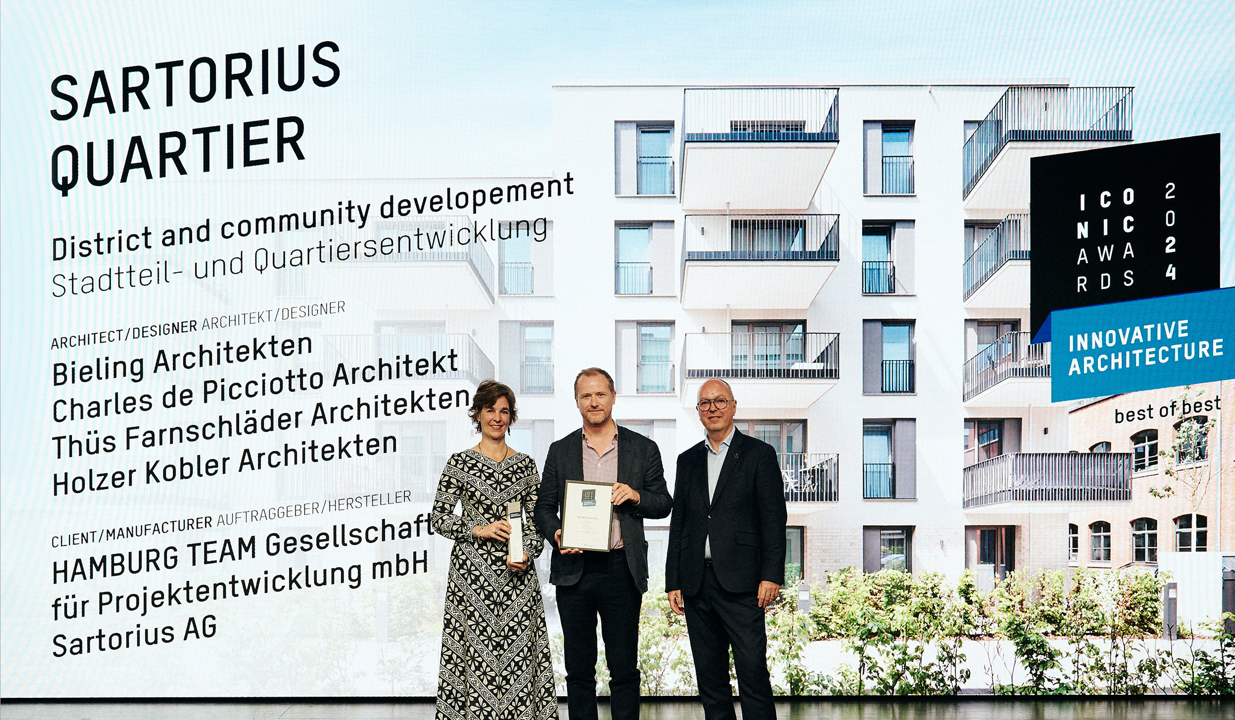 Feierliche Übergabe des ICONIC AWARDS an Bastian Humbach und Stefanie Schupp für das Sartorius Quartier