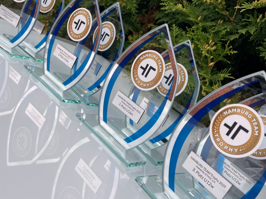 Pokale der HAMBURG TEAM Trophy 2025